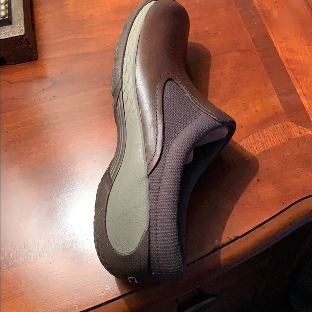 Shoes - Picture 2 of 3